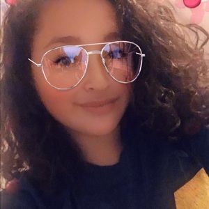 Meet your Posher, Leeann